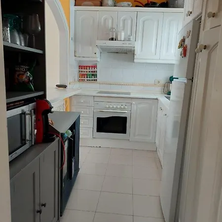 Stunning 2 Bedroom Flat With A Sea View Apartament *