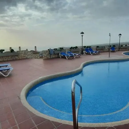 Apartment Stunning 2 Bedroom Flat With A Sea View